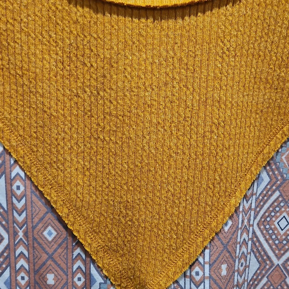 Geometric Patterned Top - Picture 2 of 9
